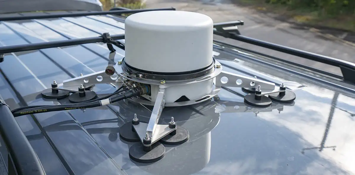 Micro-SAT-Mounted-car-roof-angle-satcom-terminal