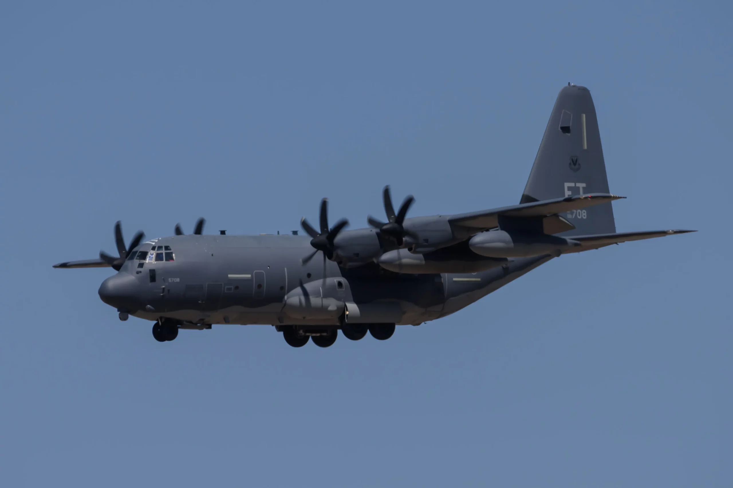 Hc-130-flying
