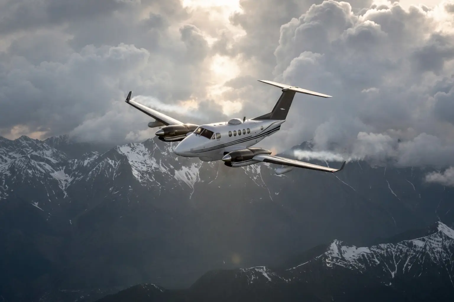 Beechcraft-King-Air satcom superiority